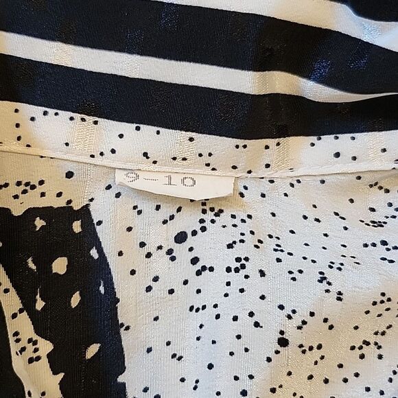 Black and white front tie button down shirt M/L - Picture 7 of 11